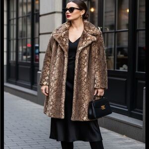 AVEC LES FILLES WITH THE GIRLS COAT